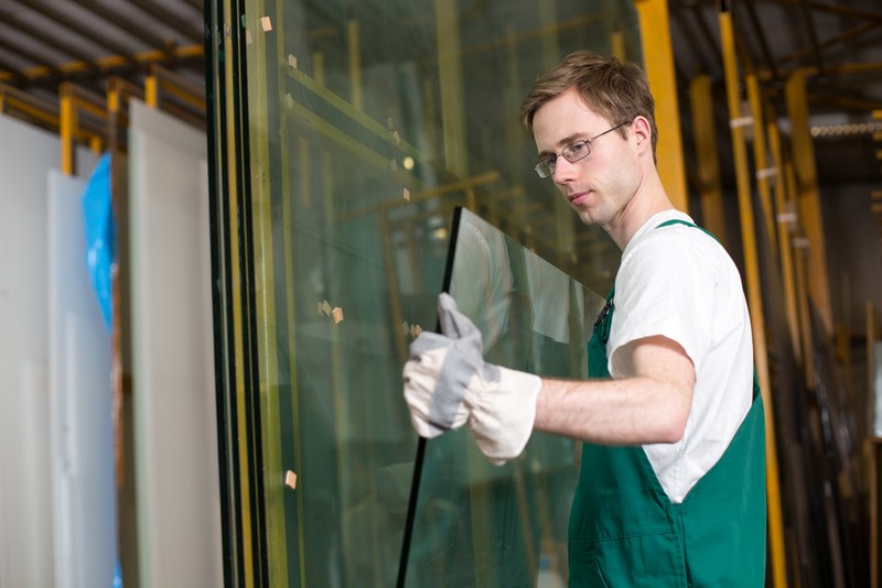 Réparation vitre cassée : intervention vitrier, urgence vitres